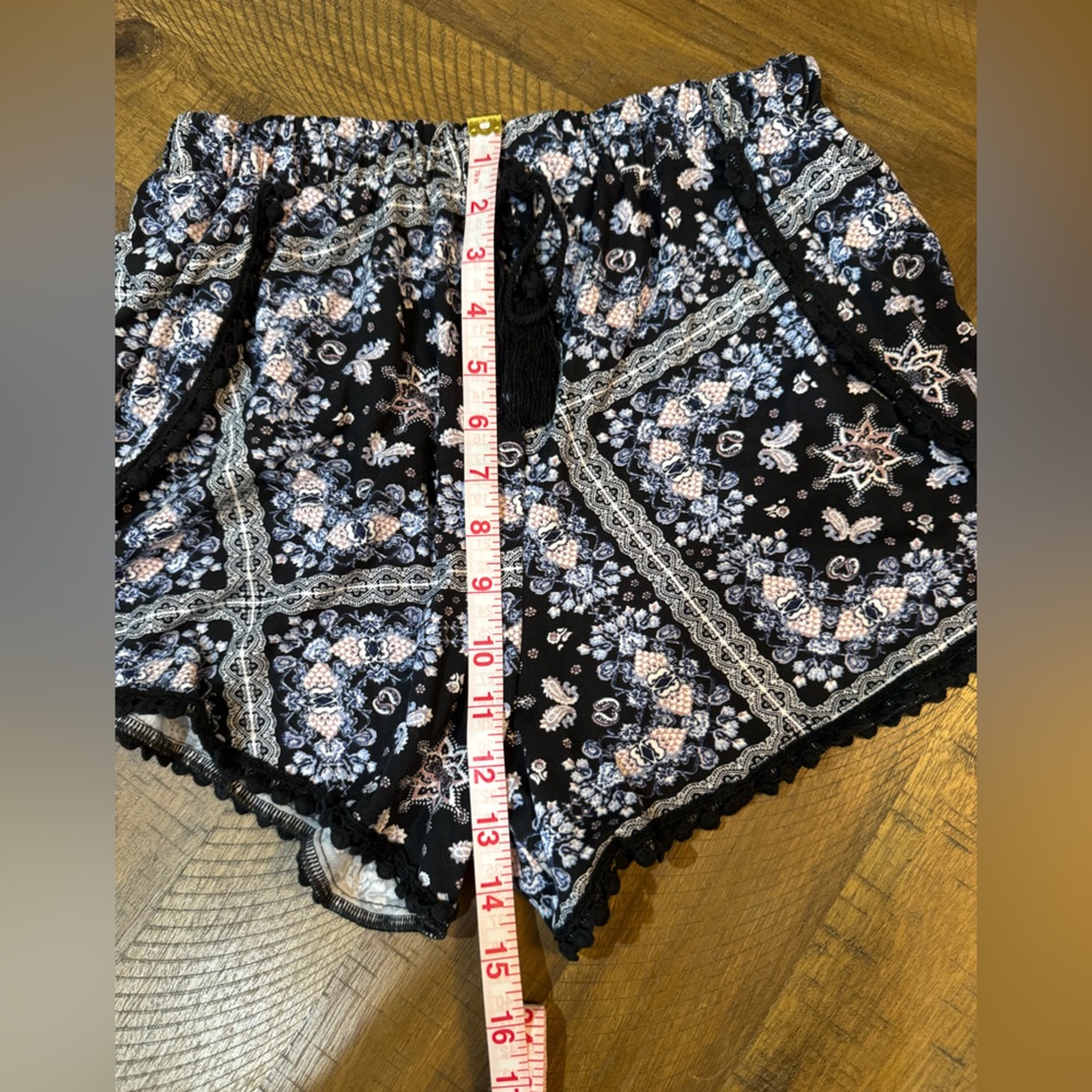 Shosho Blue and White Patterned Shorts - Picture 6 of 12